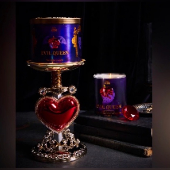 Bath & Body Works Disney Villains Evil Queen Heart Pedestal 3 Wick Candle Holder - Picture 4 of 4